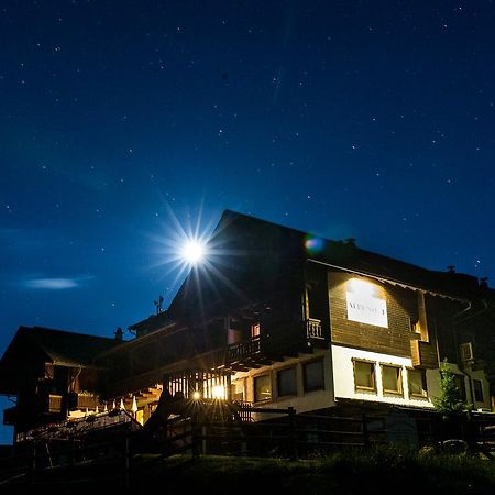 Sattleggers Alpenhof & Feriensternwarte Hotell Greifenburg Exteriör bild