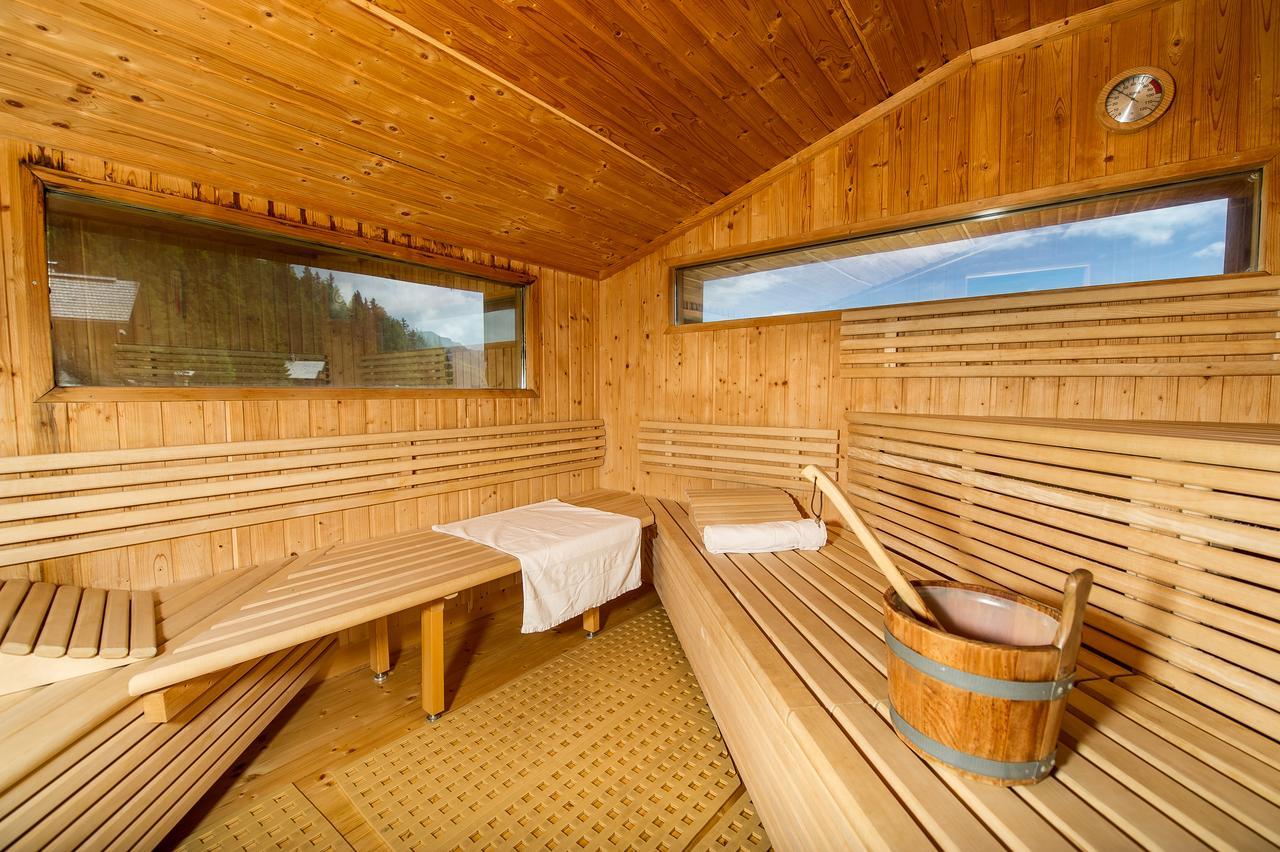 Sattleggers Alpenhof & Feriensternwarte Hotell Greifenburg Exteriör bild