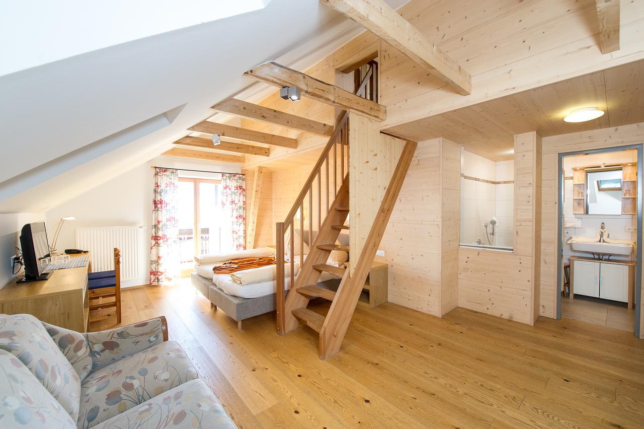 Sattleggers Alpenhof & Feriensternwarte Hotell Greifenburg Exteriör bild