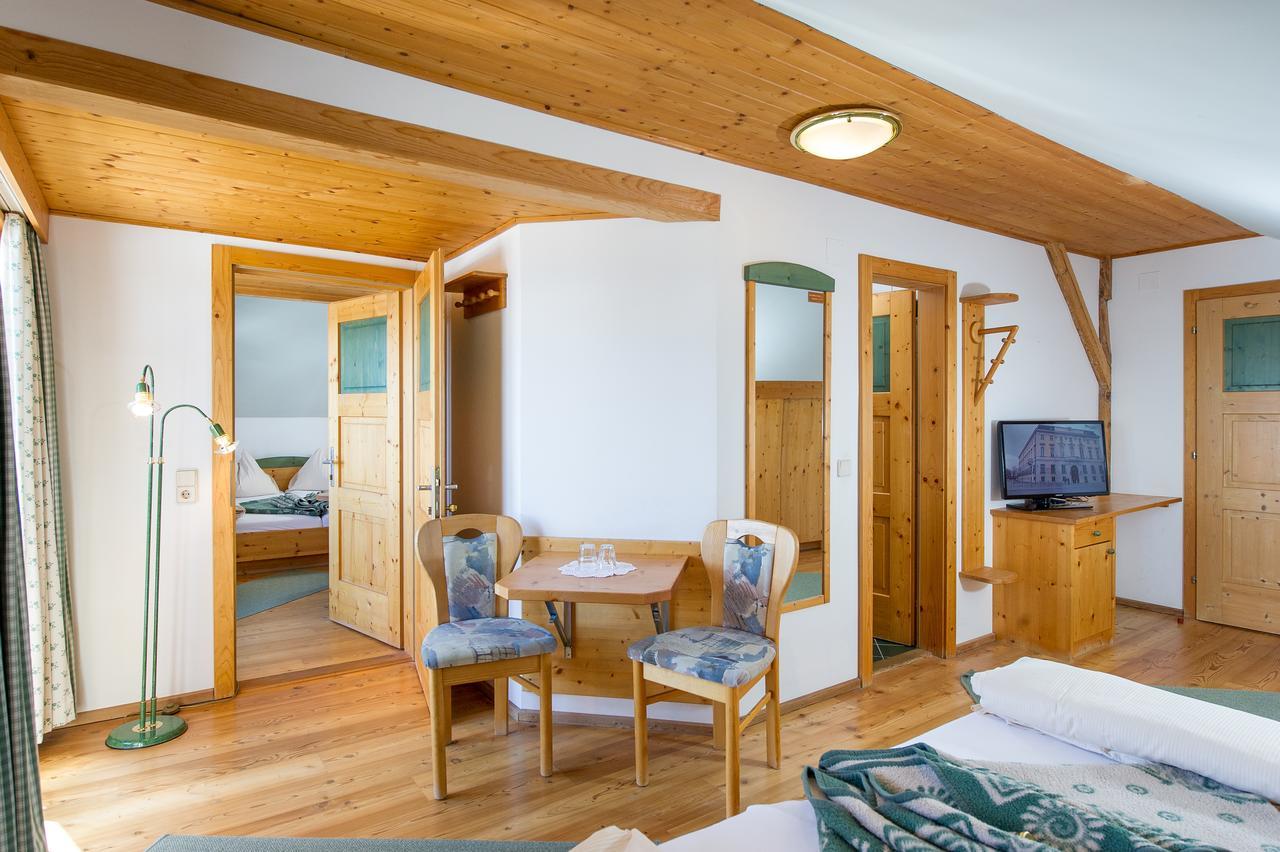 Sattleggers Alpenhof & Feriensternwarte Hotell Greifenburg Exteriör bild
