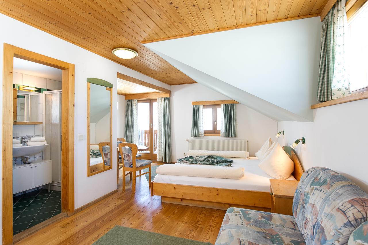 Sattleggers Alpenhof & Feriensternwarte Hotell Greifenburg Exteriör bild