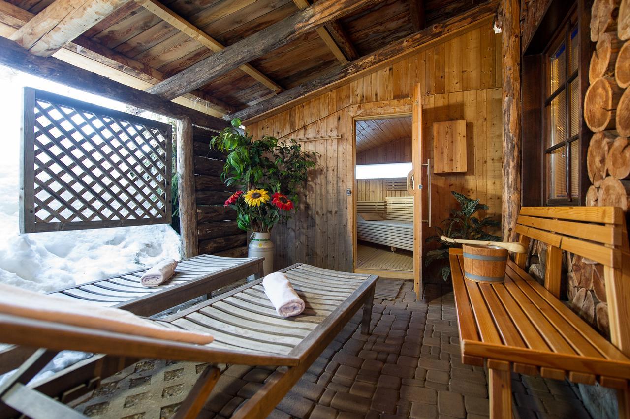 Sattleggers Alpenhof & Feriensternwarte Hotell Greifenburg Exteriör bild