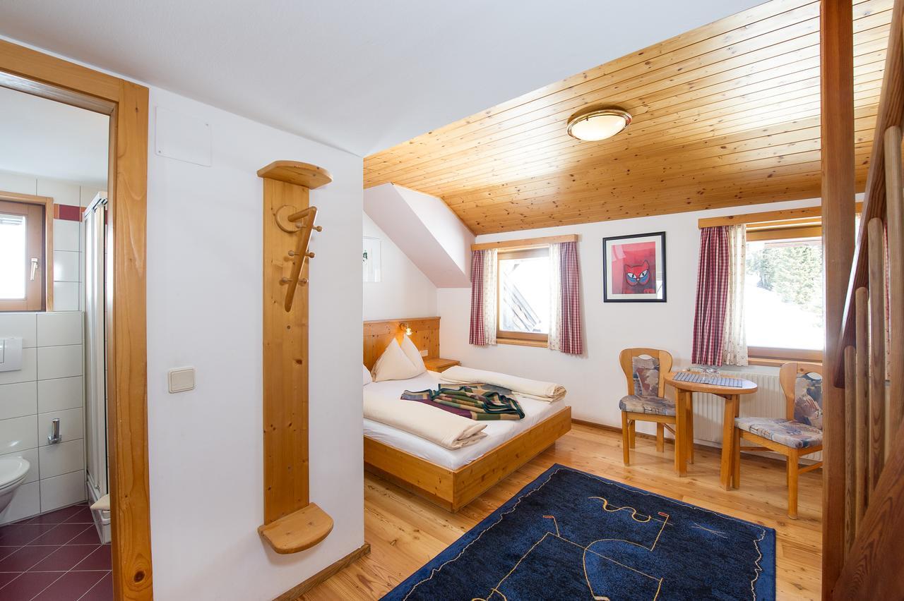 Sattleggers Alpenhof & Feriensternwarte Hotell Greifenburg Exteriör bild