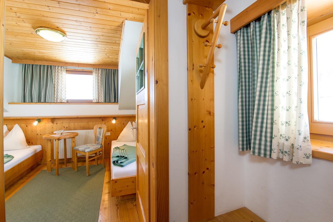 Sattleggers Alpenhof & Feriensternwarte Hotell Greifenburg Exteriör bild