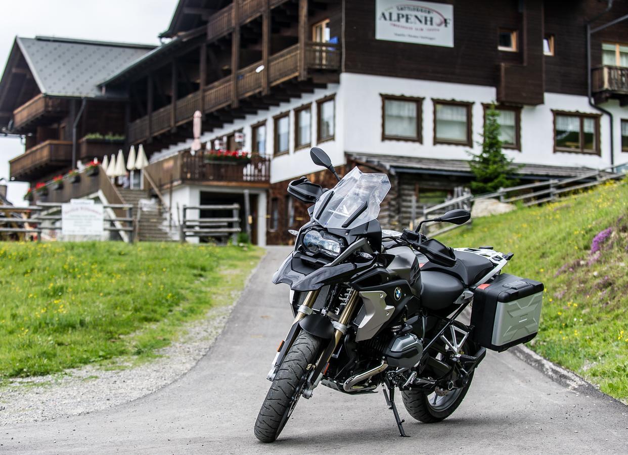Sattleggers Alpenhof & Feriensternwarte Hotell Greifenburg Exteriör bild