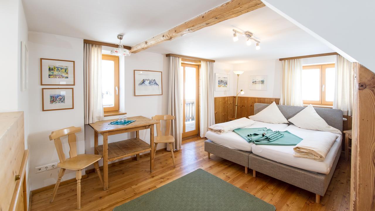 Sattleggers Alpenhof & Feriensternwarte Hotell Greifenburg Exteriör bild