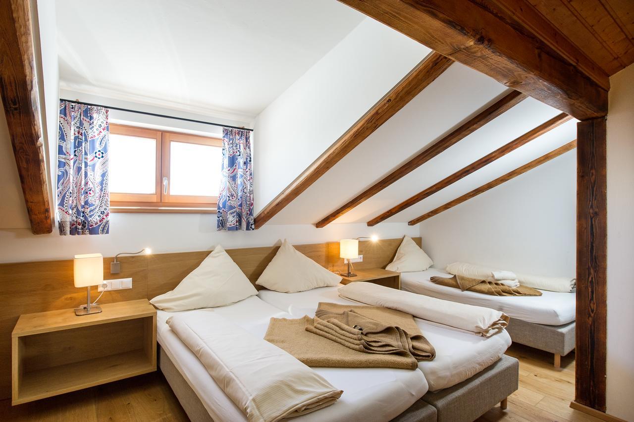 Sattleggers Alpenhof & Feriensternwarte Hotell Greifenburg Exteriör bild