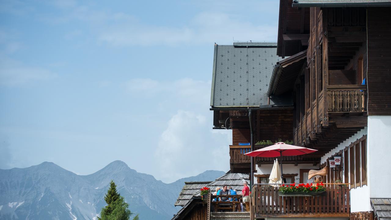 Sattleggers Alpenhof & Feriensternwarte Hotell Greifenburg Exteriör bild