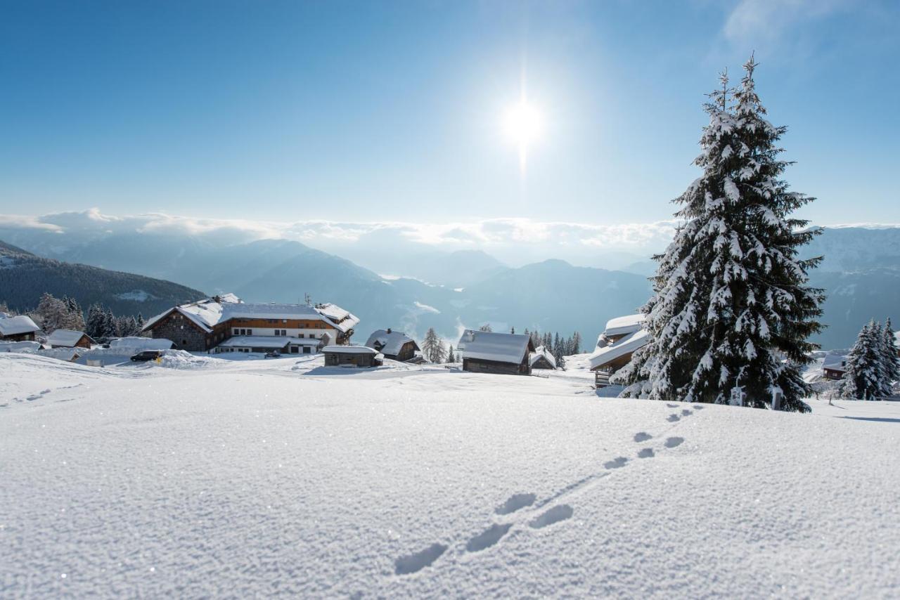 Sattleggers Alpenhof & Feriensternwarte Hotell Greifenburg Exteriör bild