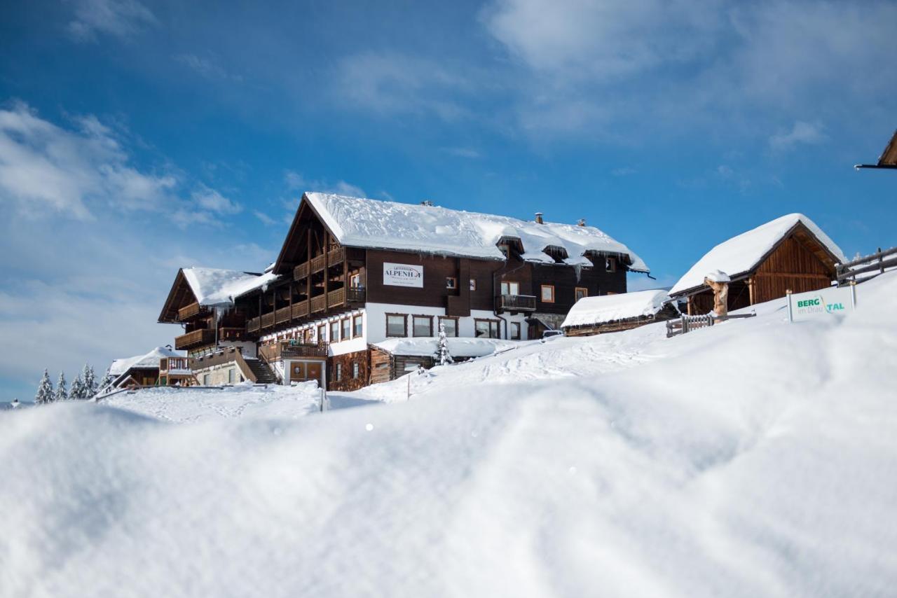 Sattleggers Alpenhof & Feriensternwarte Hotell Greifenburg Exteriör bild
